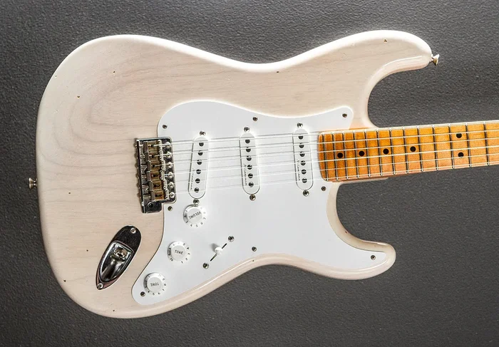 Used Eric Clapton Signature Journeyman Relic Strat ’18
