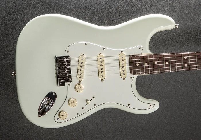 Used Jeff Beck Signature NOS Strat ’18