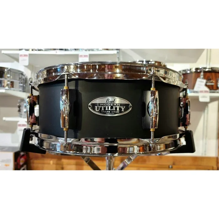 Used Pearl Modern Utility Maple Snare Drum 13×5 Satin Black