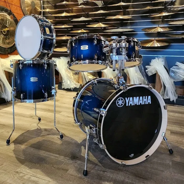 Used Yamaha Stage Custom Birch 5pc Drum Set Deep Blue Sunburst