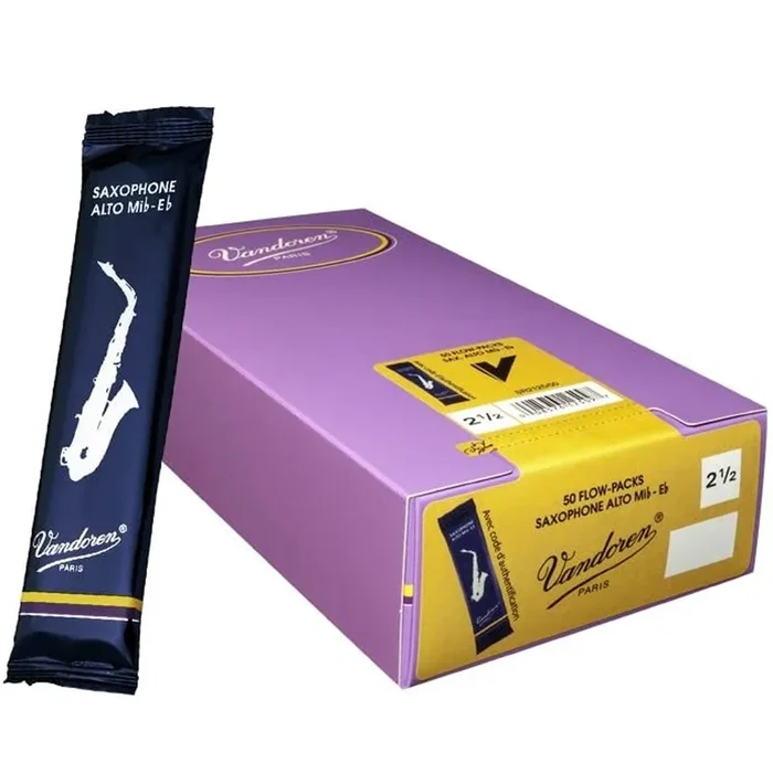 Vandoren Alto Sax Traditional Reeds Strength 2, Box of 50