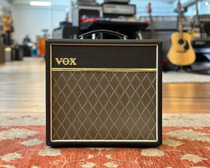 VOX Pathfinder 15R