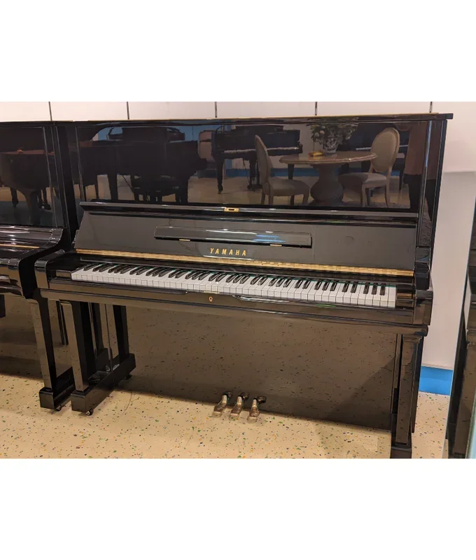 Yamaha 52″ U3H Upright Piano | Polished Ebony | Used