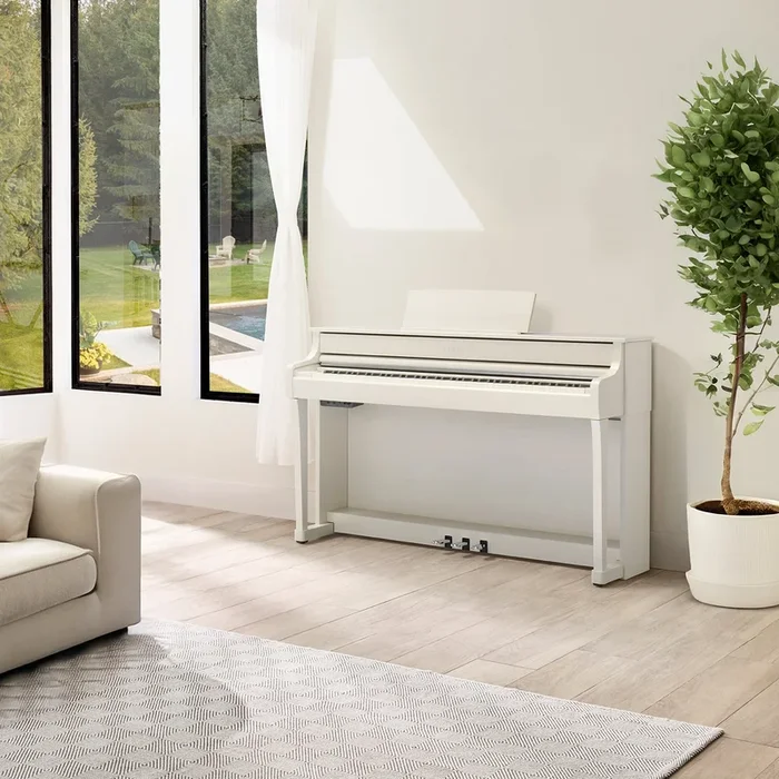 Yamaha Clavinova CLP-835 Digital Piano – White Birch