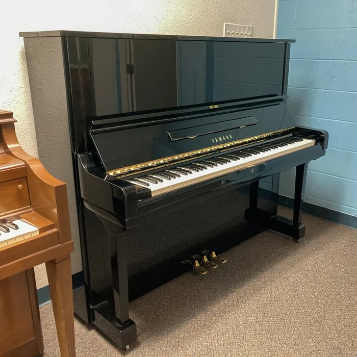 Yamaha U3H EP 52″ with Bench